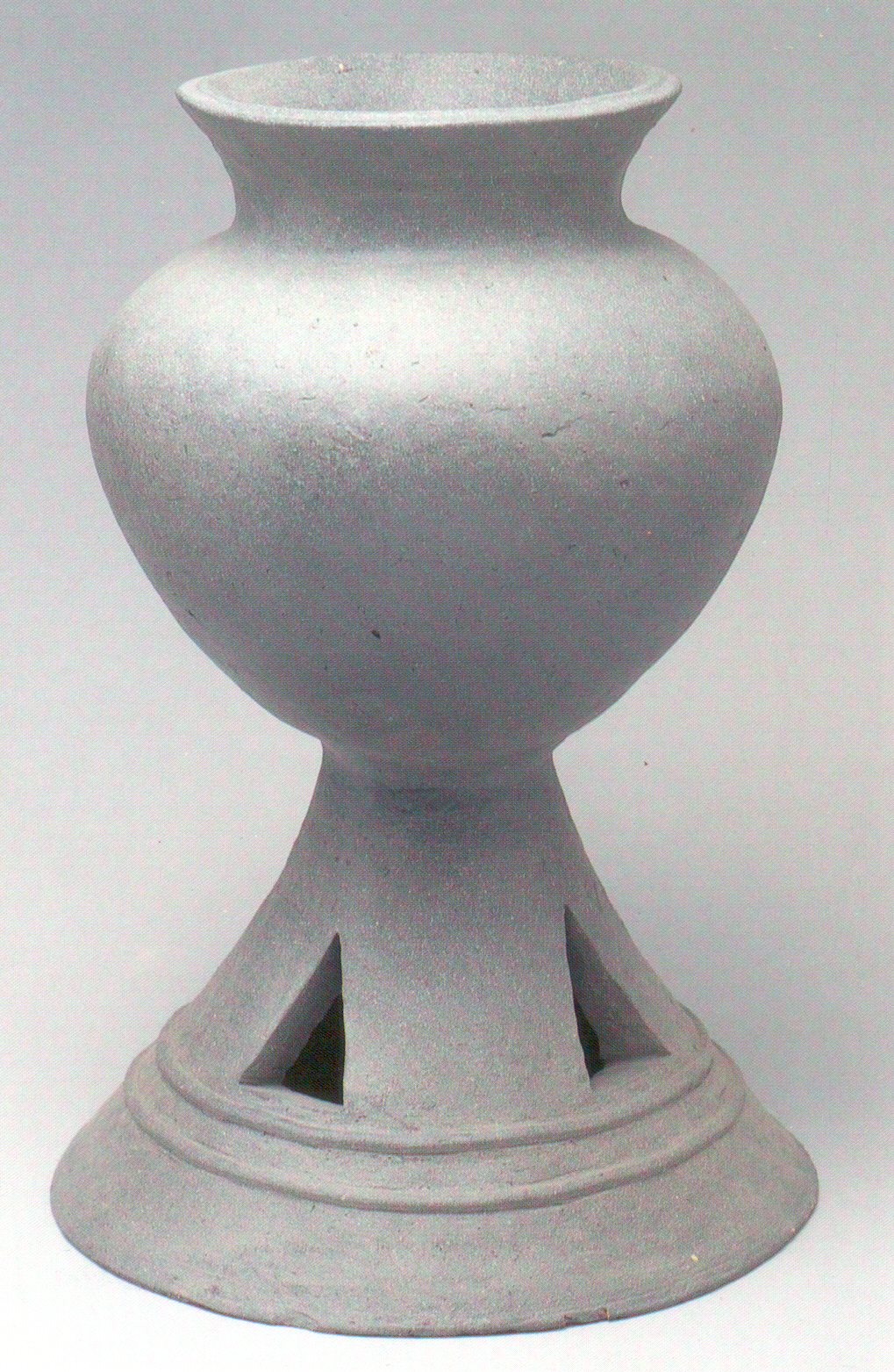 굽항아리(Mounted Jar) 의 이미지